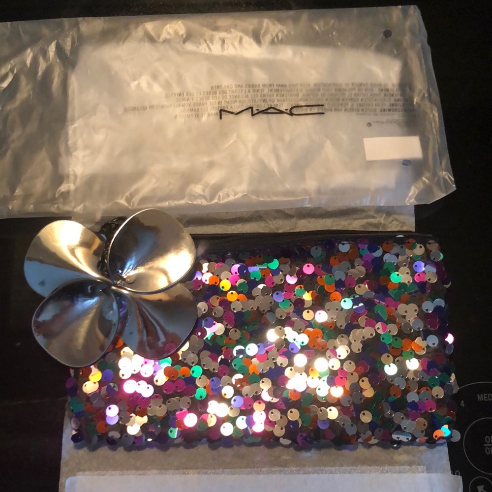 MAC 2018 holiday sequined cosmetic bag